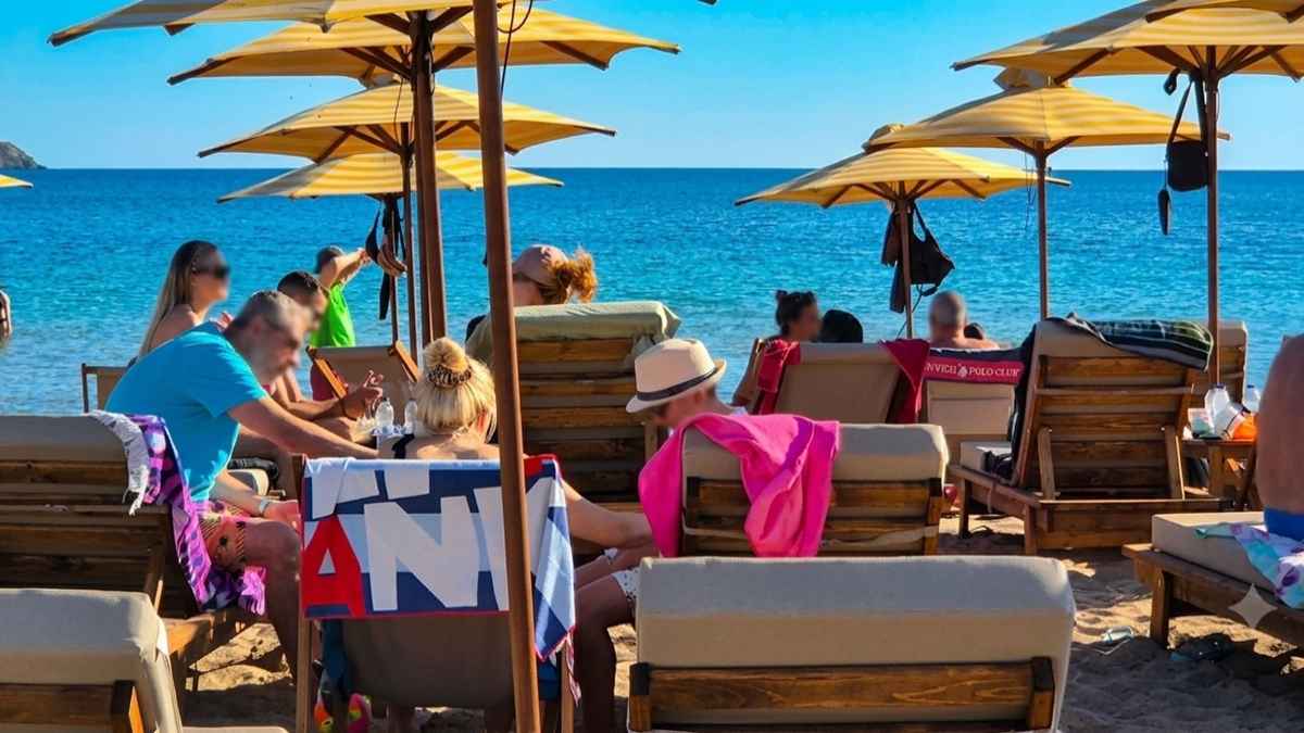 Εκεί όπου κάθε μέρα μοιάζει με διακοπές Beach Bar FIKA! 41 FIKA NEW 6