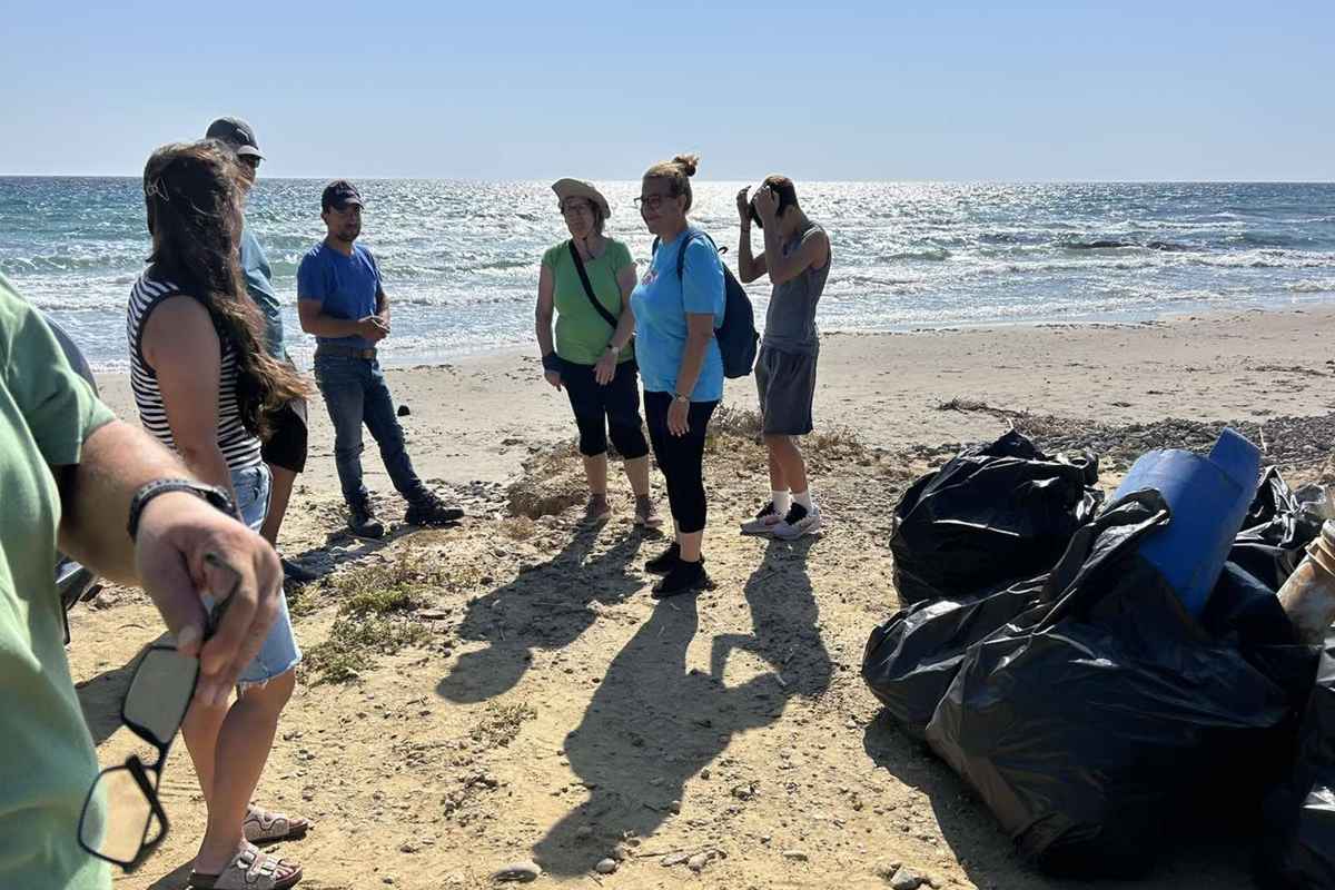 Η πιο όμορφη εικόνα του καλοκαιριού στη Λήμνο... καθάρισαν την παραλία της Αγίας Βαρβάρας! 46 KAMINIA 10