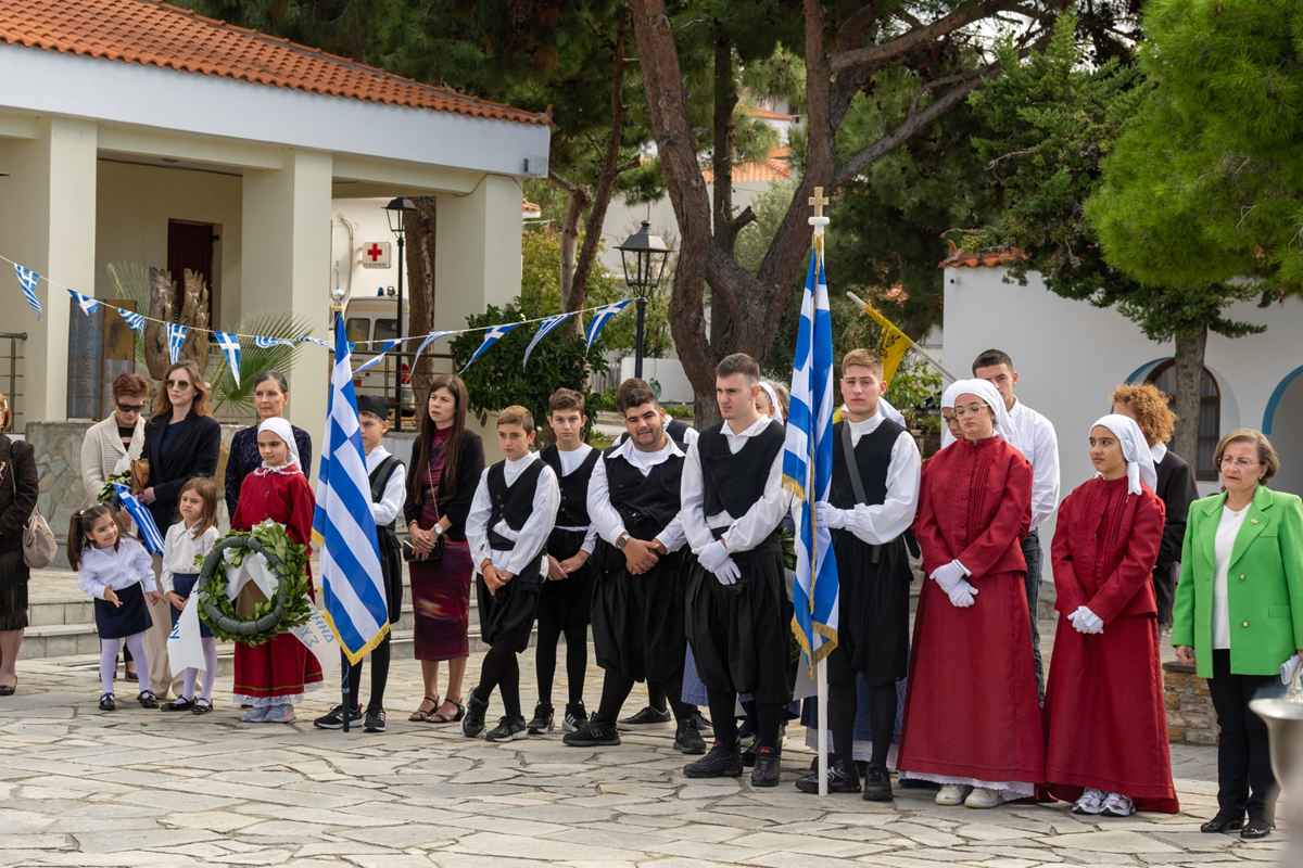 Συγκίνηση και υπερηφάνεια στον Άγιο Ευστράτιο για τα 114 χρόνια ελευθερίας! (βίντεο-εικόνες) 41 114 agios eystratios 2