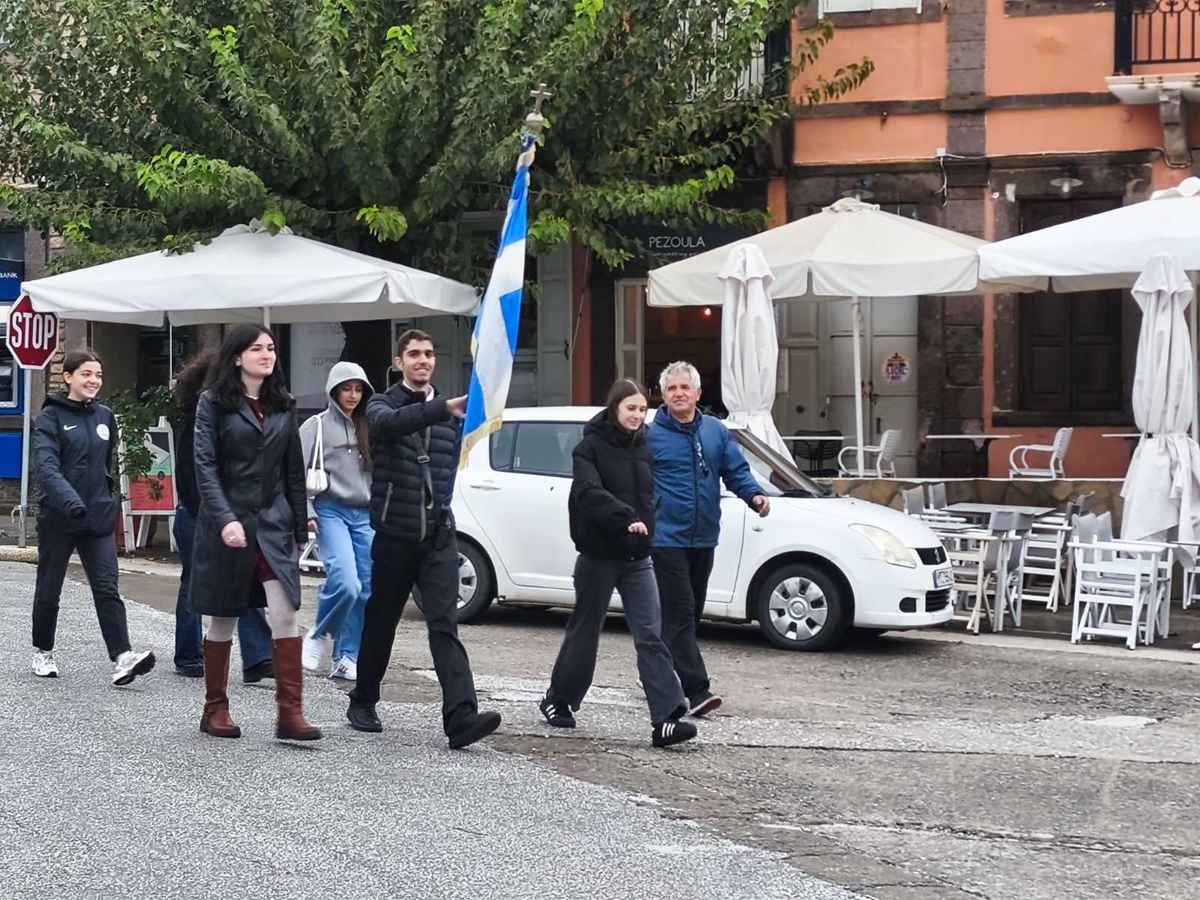 Μούδρος: Οι μαθητές του Γενικού Λυκείου τίμησαν τους ήρωες του '40 με κατάθεση στεφάνου 43 εικόνα Viber 2026 10 27 14 23 18 314